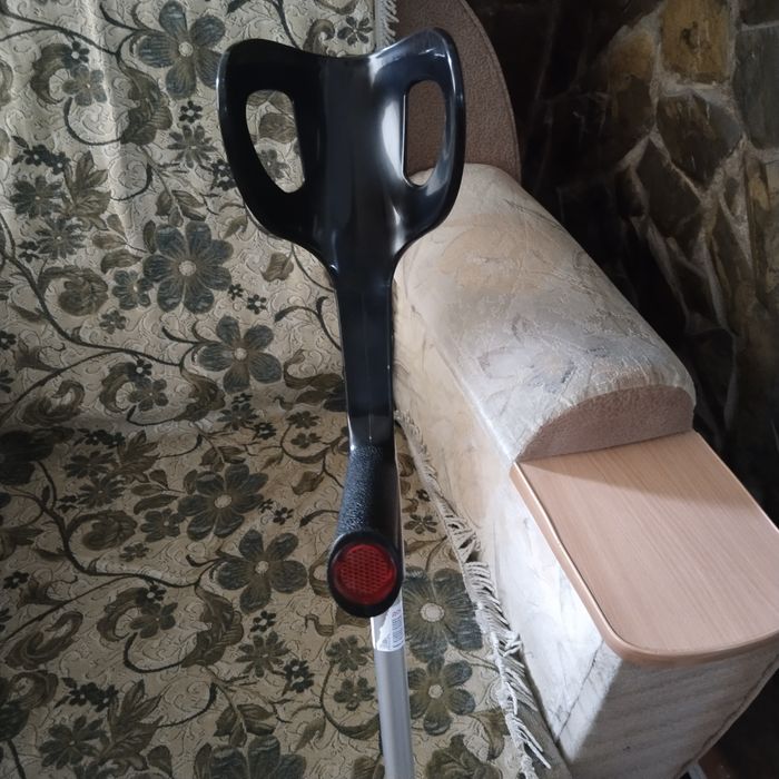 Костыль локтевой продам