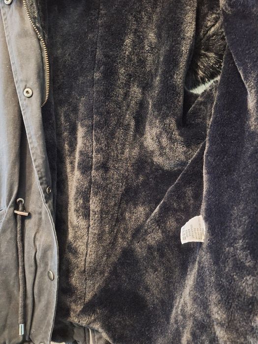 Дамски елек с обемна качулка