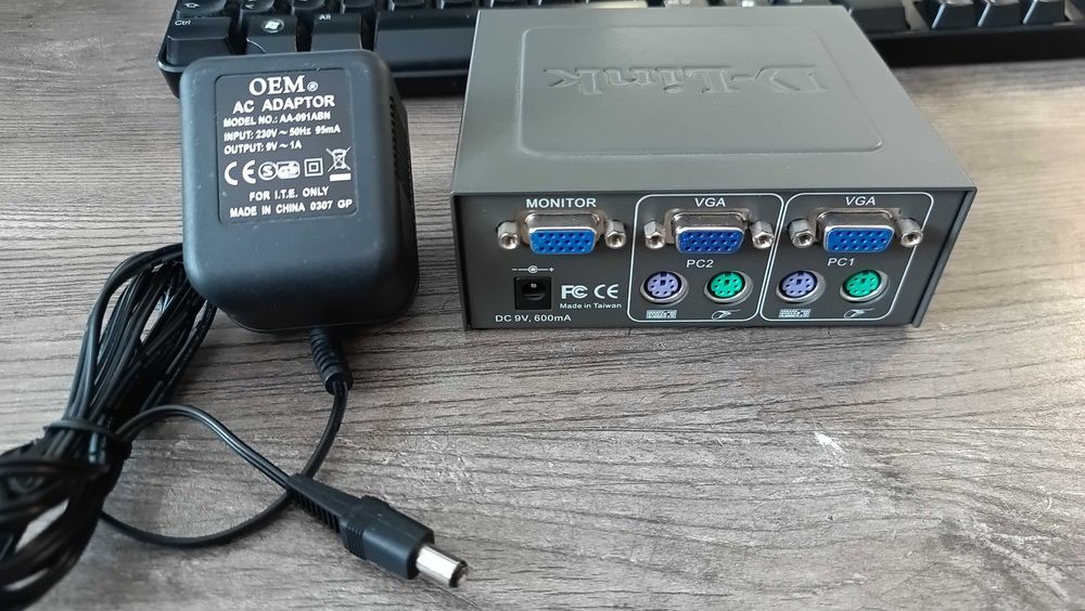 Аналогов DLink KVM Switch-превключвател за 2 PC