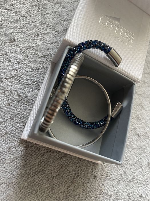 Тройка твърди гривни Guess