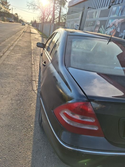 Vând   mercedes c 220d automat