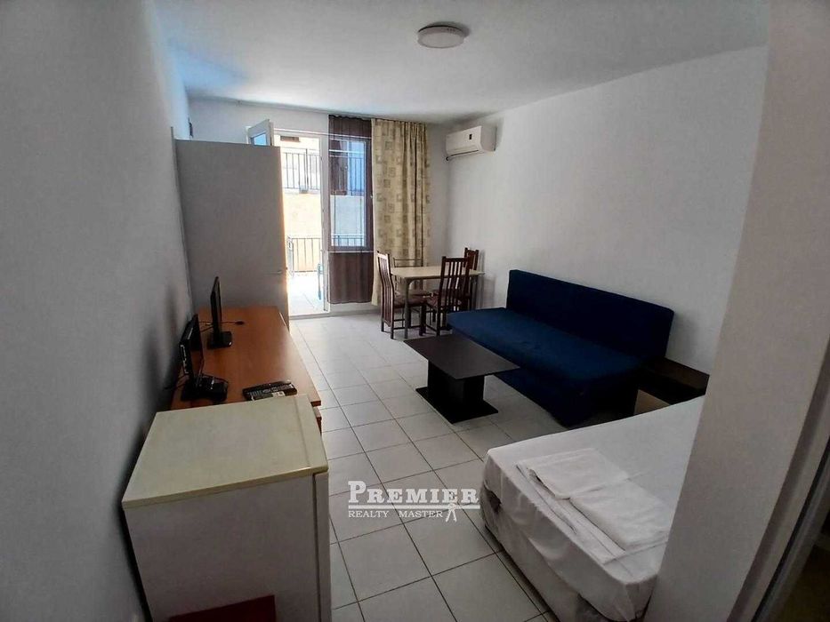 Изгоден двустаен апартамент на първа линия в Поморие