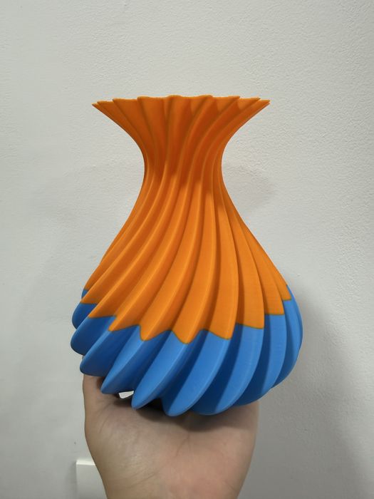 Vaza realizata la imprimanta 3D