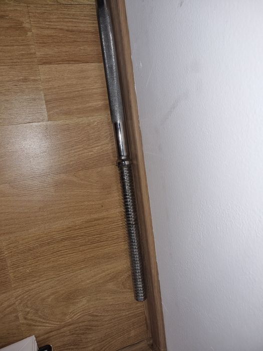 Vand bara + 2 discuri de 15 kg + accesorii blocare