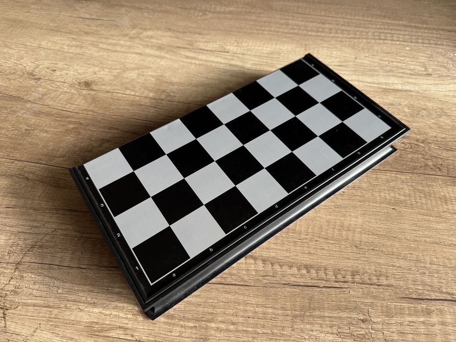 Шахматы с раскладной доской