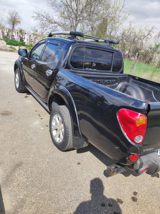 Vănd Mitsubishi L200