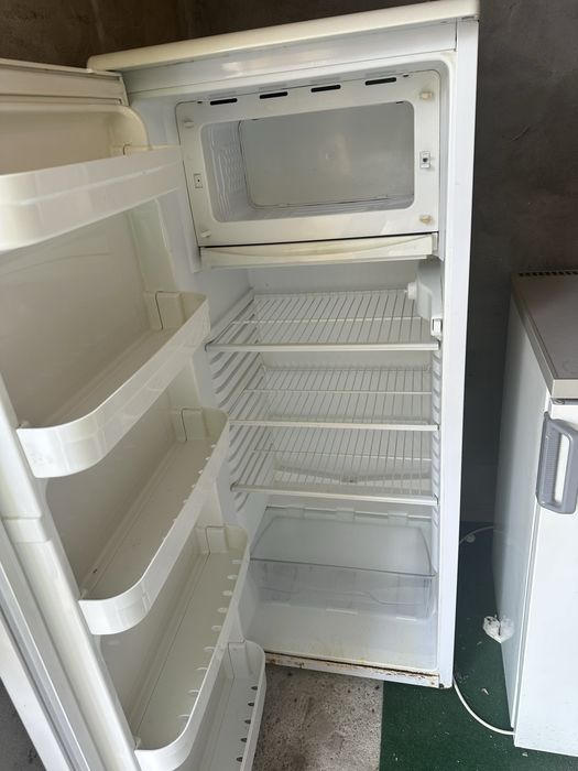 Frigider (necesita incarcare cu freon)