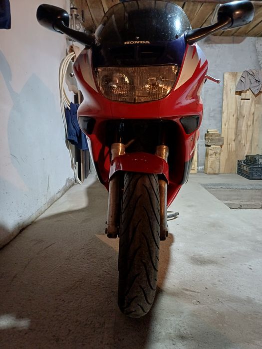 Продам HONDA SBR 1000f