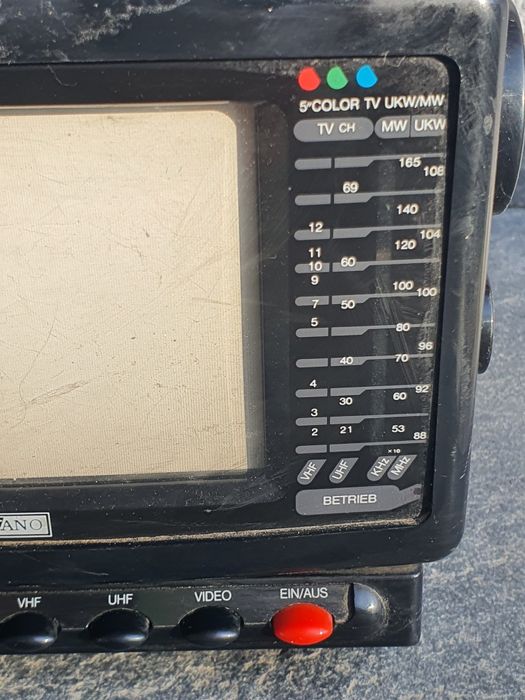 Преносим цветен телевизор с радио  Okano