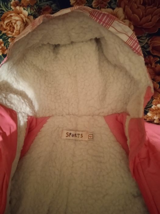 Продам детские зимние комбинезоны