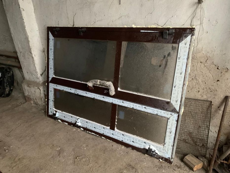 Алюминевая дверь