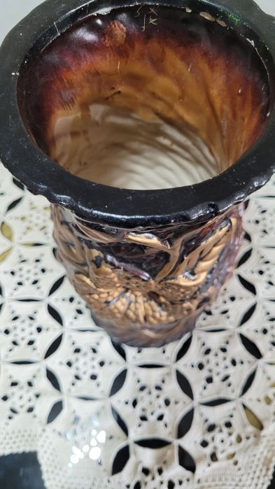 Красива керамична ваза