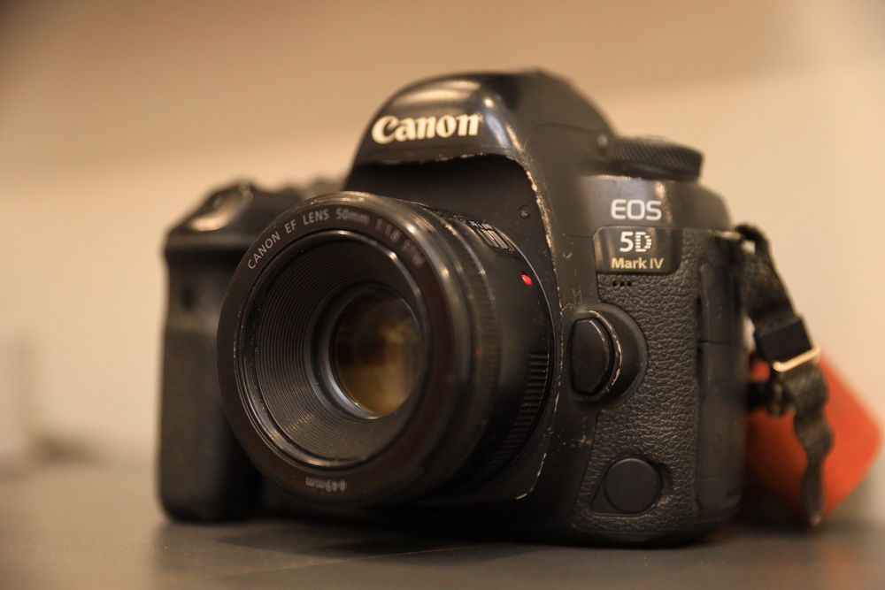 Canon 5D Mark IV (4)