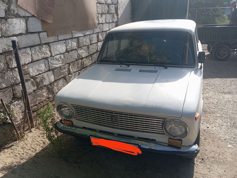 Ваз 21011 русумли автомобил сотилади