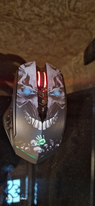 Bloody 80 мишка сотилади.