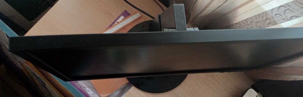 Lenovo Thinkvision Монитор -  с USB Хъб, Идеален за офиса и дома!