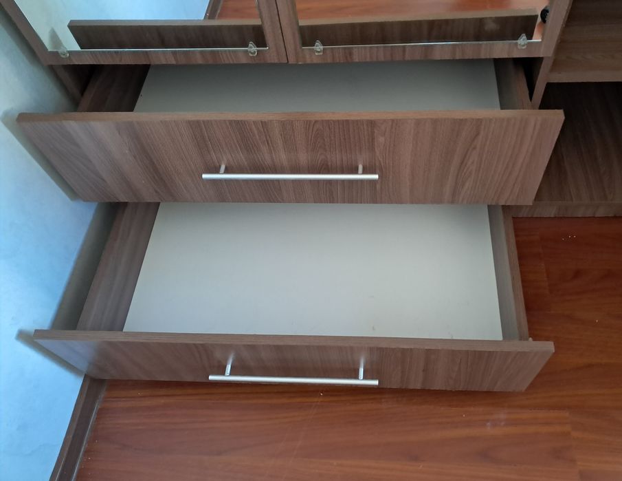 Шкаф для одежды.