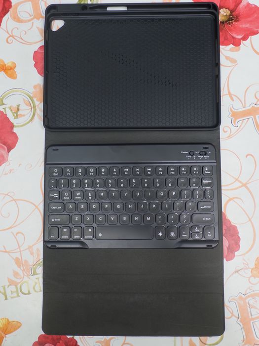 Husa cu Tastatura iPad Apple, Zoopie, pentru iPad 10.2" 7th Gen 2019 / 8th Gen 2020 / 9th Gen 2021, Wireless, Bluetooth, Iluminata LED