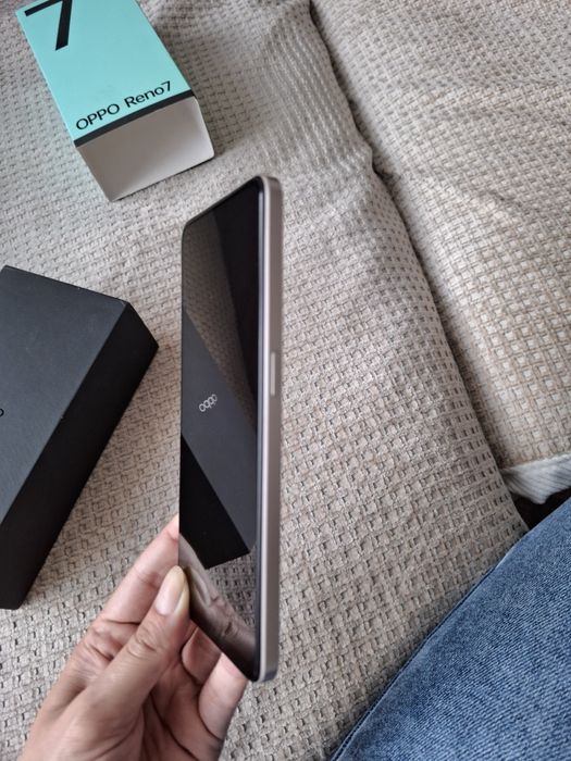 Продам Oppo reno7 в идеальном состоянии