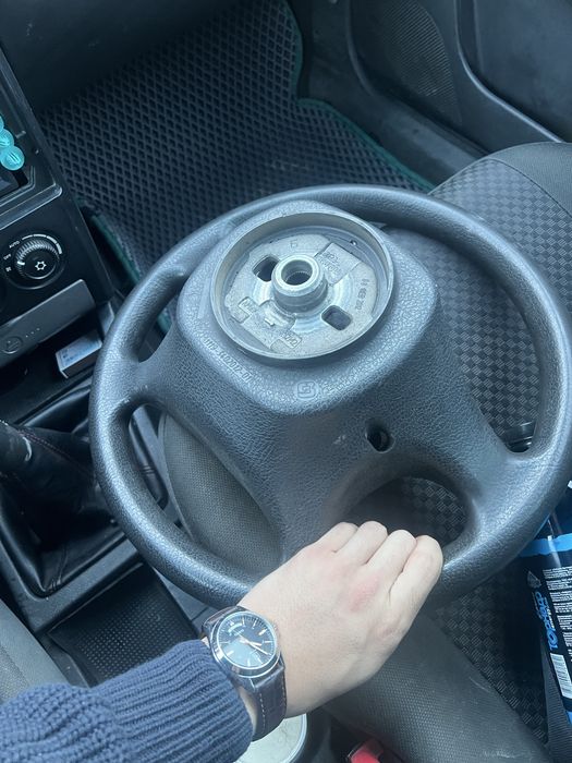Руль приора 1 хороший