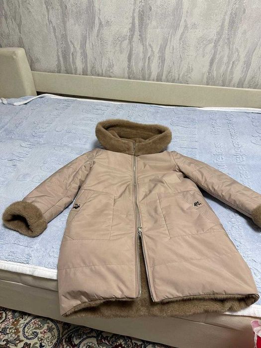 плащ пуховик с капюшоном