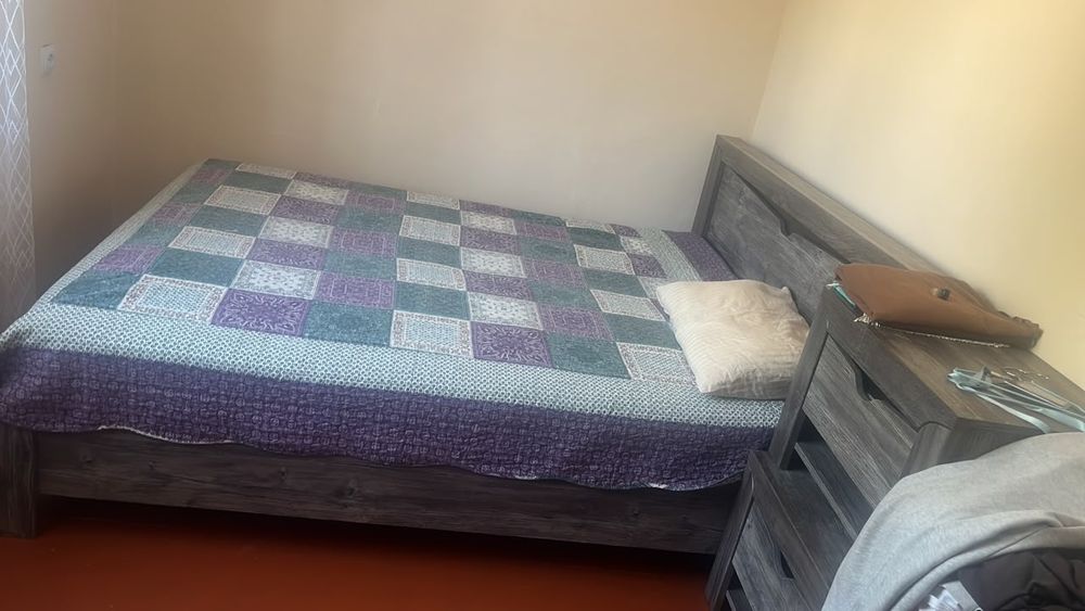 Продам спальный гарнитур