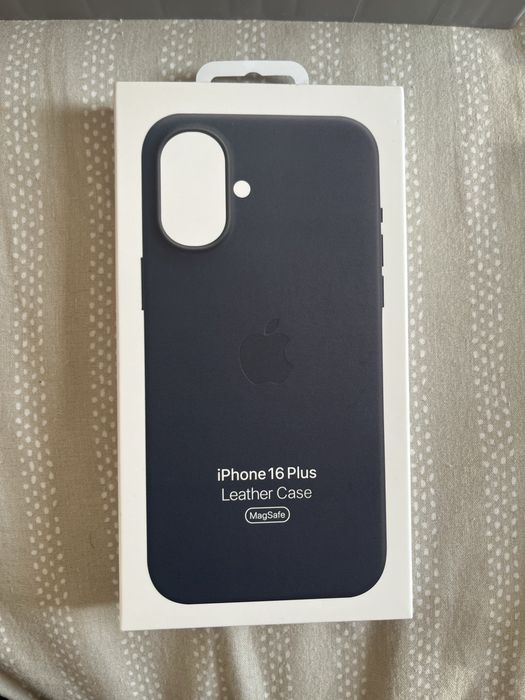 Apple Leather Case за iPhone 16 Plus