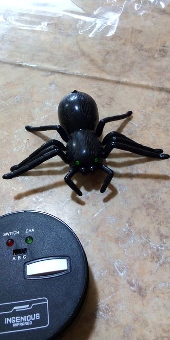 Продам игрушку на дистанционном управлении