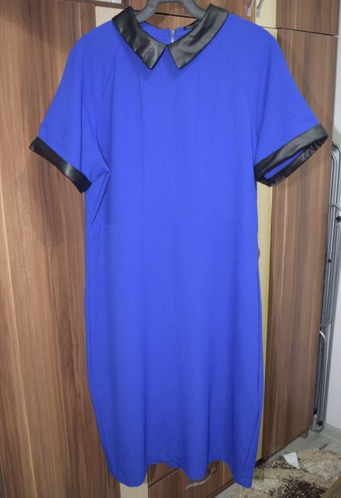 Rochie albastră , elegantă