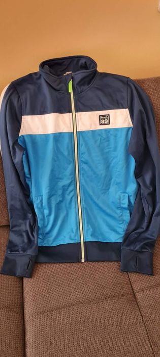 Много запазени дрехи за деца