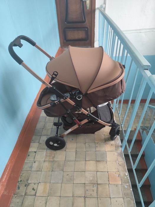 Продам коляску Авто-бот