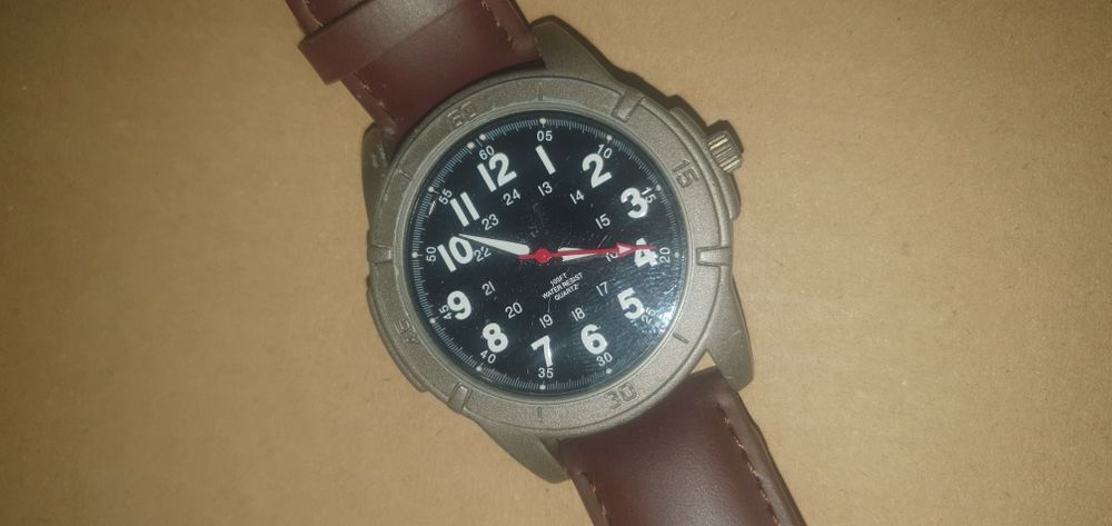 Lot ceasuri de mana parfois, tommy