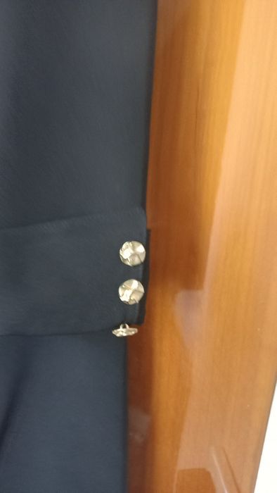 Костюм женский в отличном состоянии с красивыми пуговицами