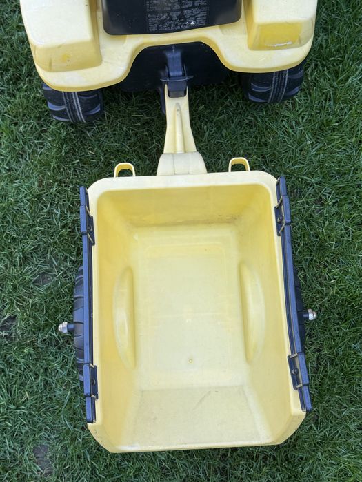 Tractor cu remorca de copii