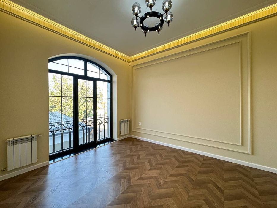 Продаётся Евро Дом, Циалковского, 3 сотки, 3 уровня