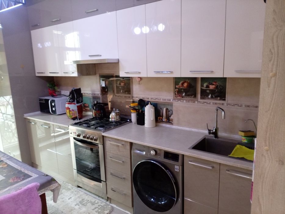 Уч тепа такачда 3 хона 6 етаж 9 етажли ижарага узок муддатга оилага бе