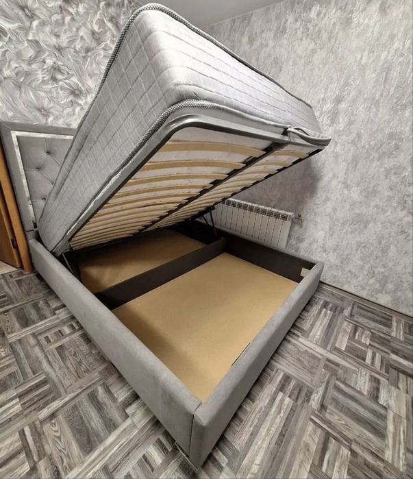 Кровать двуспальная