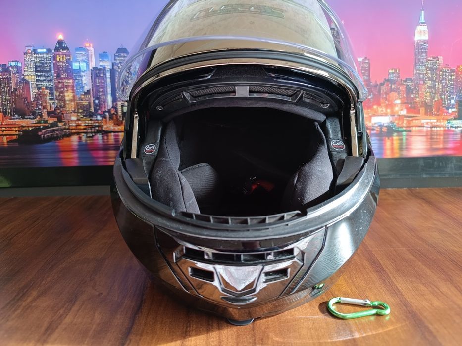 Мото шлем от бренда LS 2 VALIANT