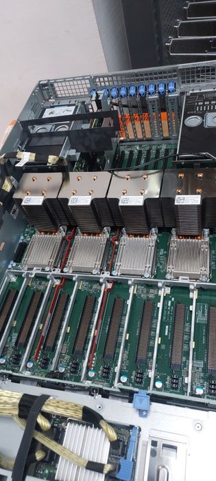 Server AI/ML/GPU Dell 4U PE R930 88Core/172Th 9.9Tb 4400W +Rails 32Gb Ram