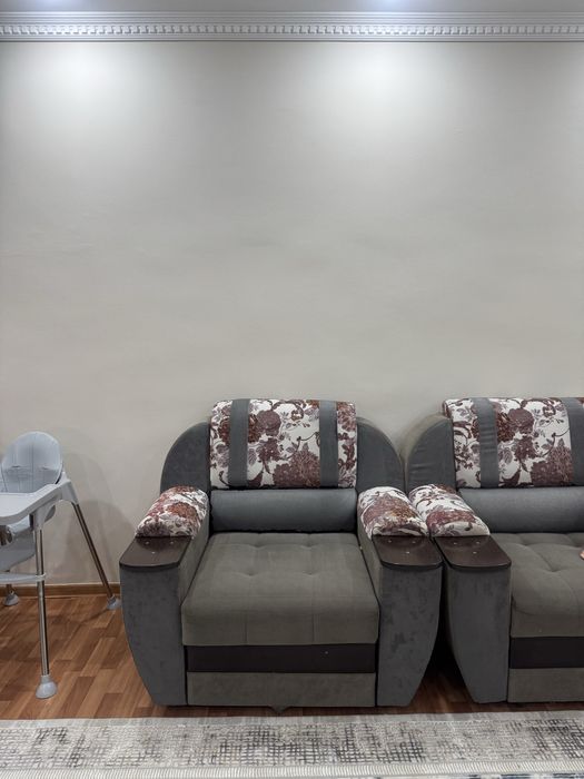 Продам диван с креслом