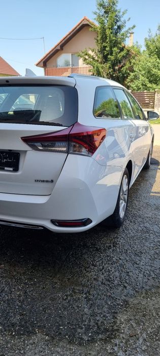 Toyota auris 1.8 hybrid
