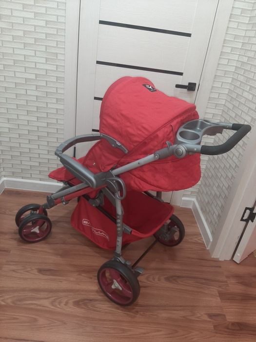 Коляска качественная