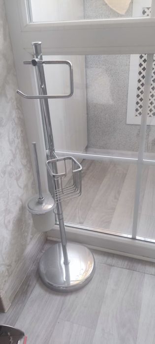 Продам напольный набор (бумага держатель, ёршик с подставкой)