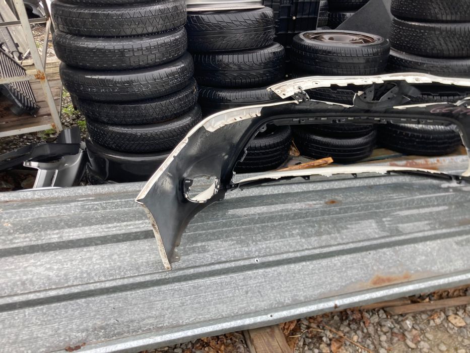 Toyota Verso. Тойота Версо. Предна броня. 13-18. Оригинална.