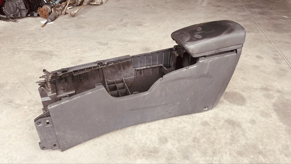 Средна конзола Nissan Qashqai 2007-2013