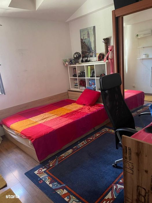 Locuință elegantă cu curte amenajată –  în spatele Pieței Delfinul
