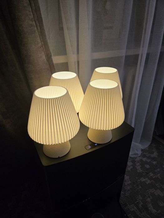 Лампа настольная.