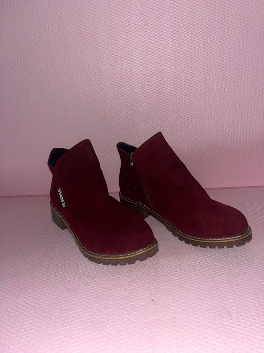 Дамски велурени и кожени токчета