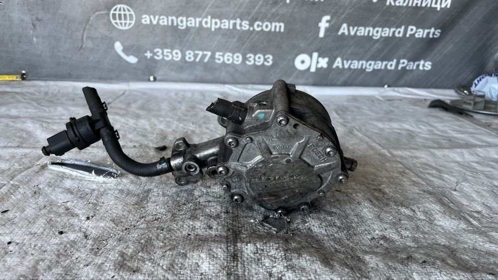 Volkswagen Golf 5 1.9 TDi вакуум помпа