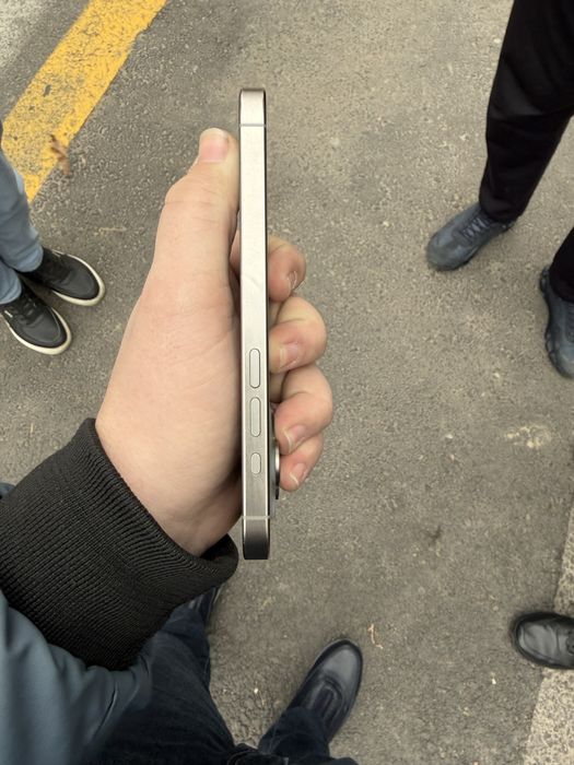 iphone 15 pro karopka bor